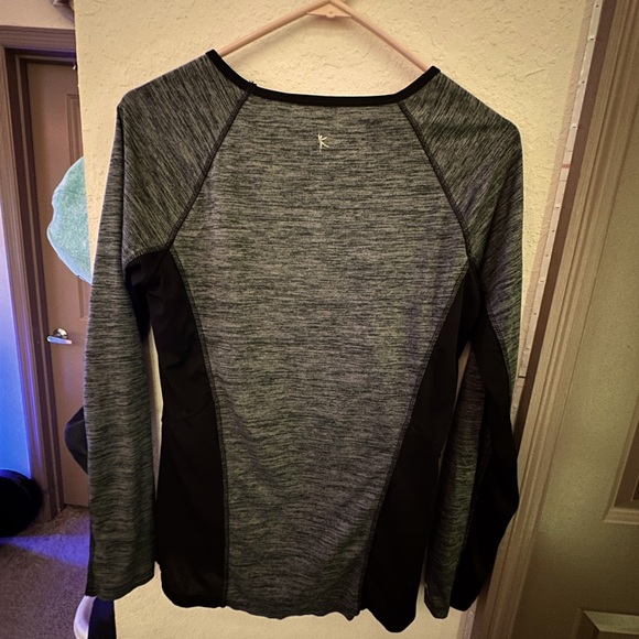 Sleek Slim Fit Long Sleeve - Picture 2 of 2